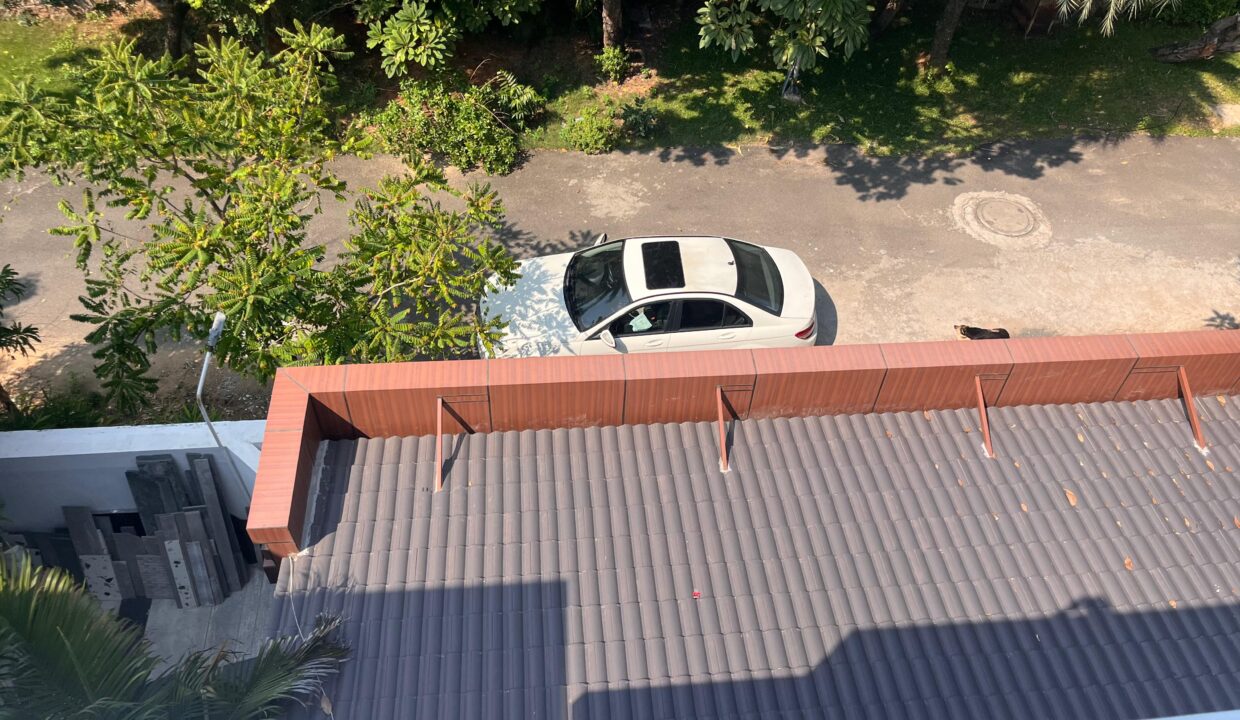 Luxury Independent House sale Akkarai - Image 7